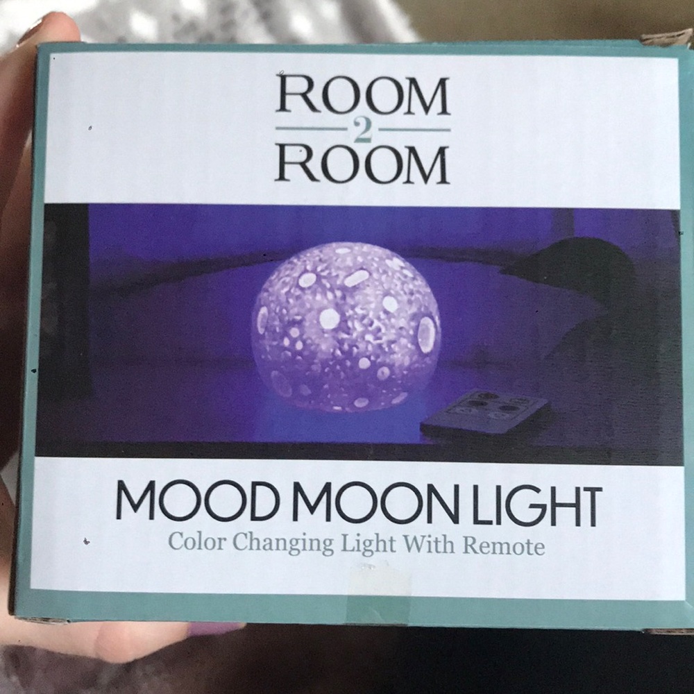 Color Changing Moon Light w/ Remote - Picture 2 of 5